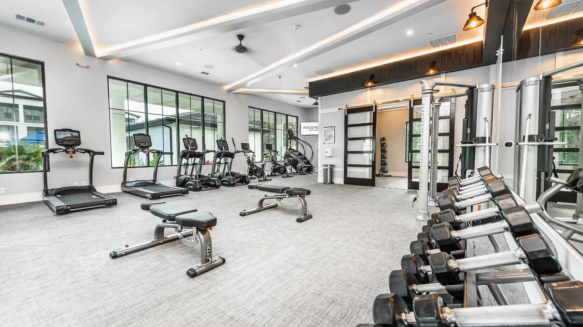 Private Full Pet-Friendly King Condo, Pool, Gym, Near Parks Orlando United States